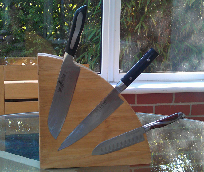 Hidden Magnets Knife Rack