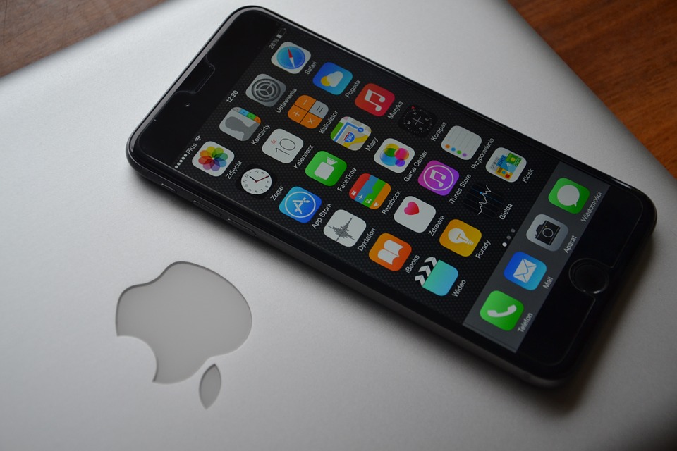 Magnets in a mobile phone or laptop
