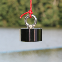 Magnet Fishing Magnet and rope